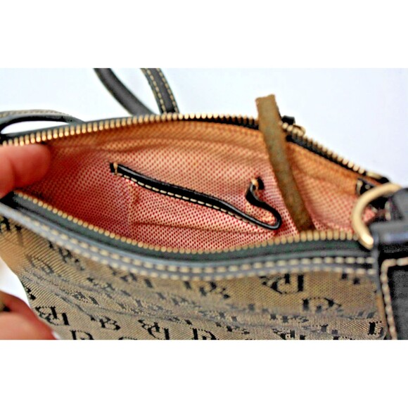 Dooney & Bourke Handbag Purse Signature Logo Crossbody Shoulder Bag - Picture 7 of 8